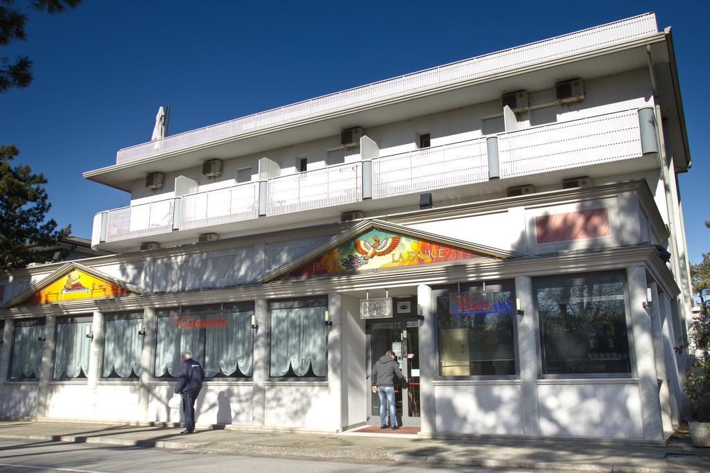 Hotel La Fenice Lignano Sabbiadoro Exterior foto